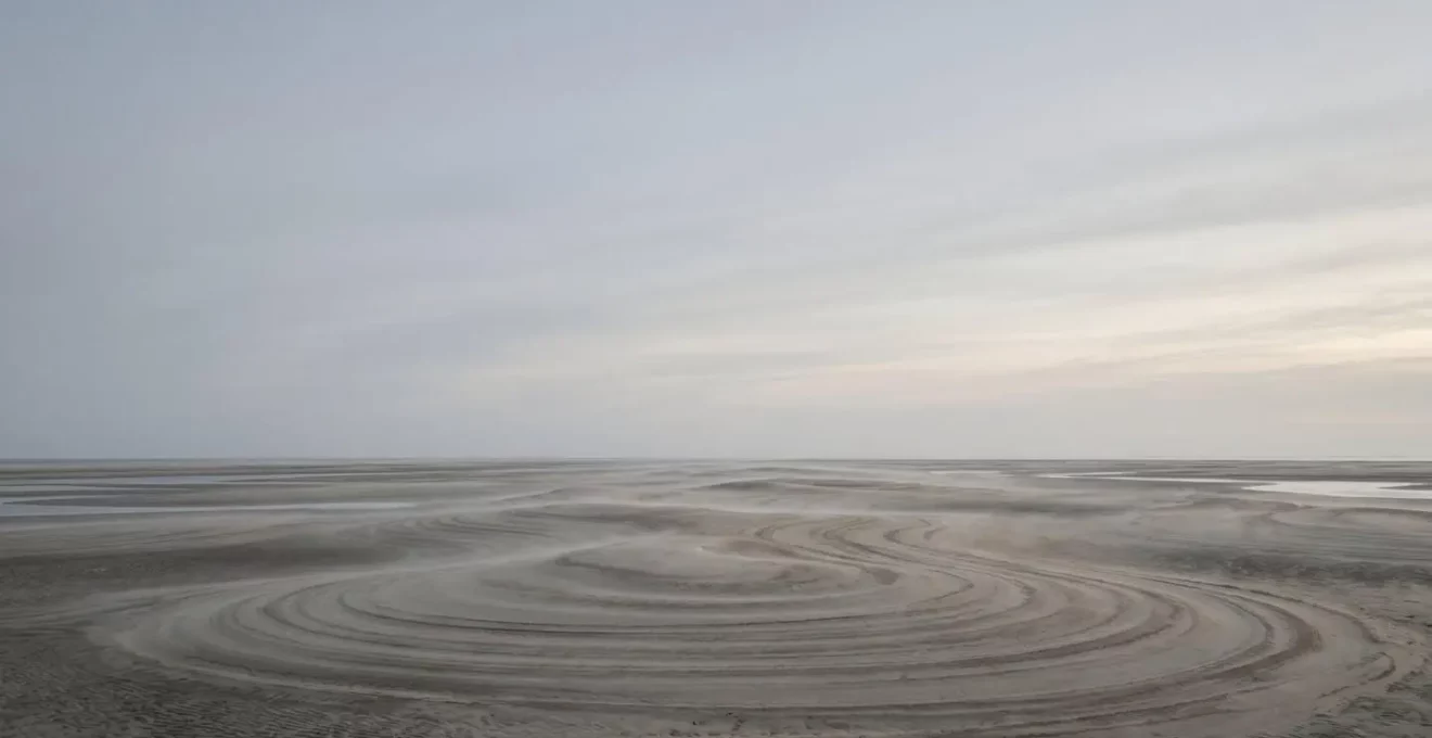Représentation visuelle minimaliste du passage du temps et de l'attente